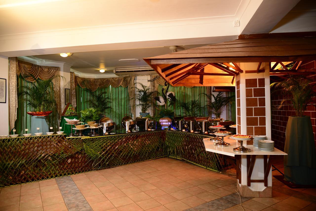The Royal Mall Kandy Exterior photo